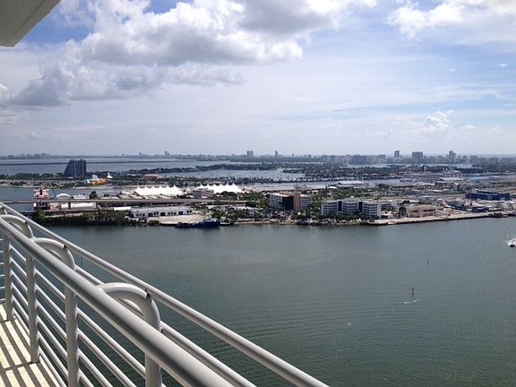 3rd image of 335 Biscayne Blvd #3712
