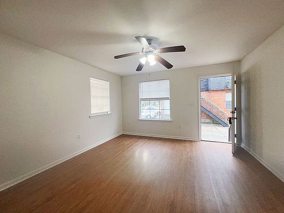 4th image of 807 Vouray Dr APT A