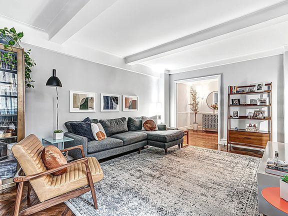 4th image of 140 E 81st St APT 4D