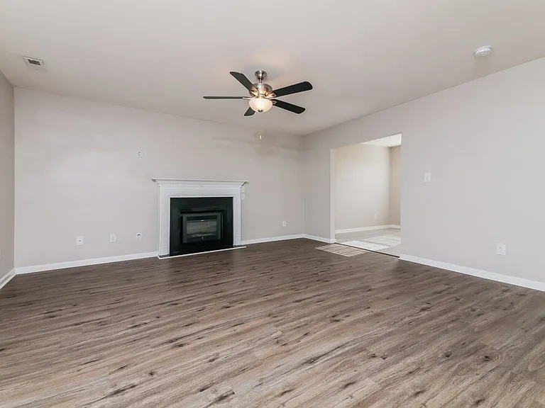 248 N Weststone Blvd — Photo 4