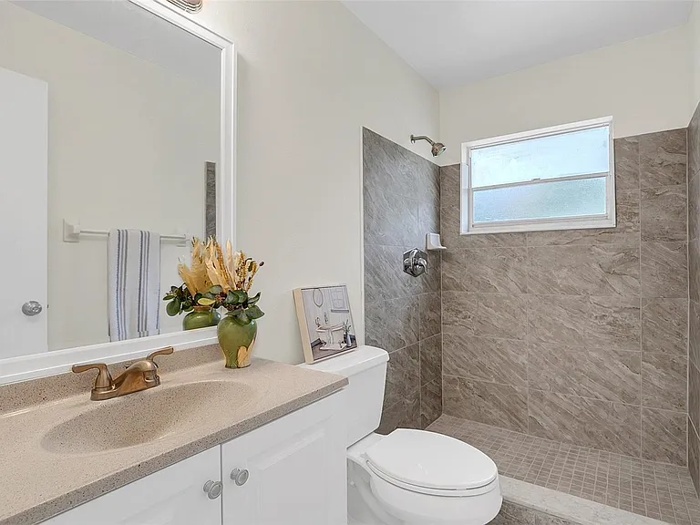 440 Tulane Dr — Photo 11