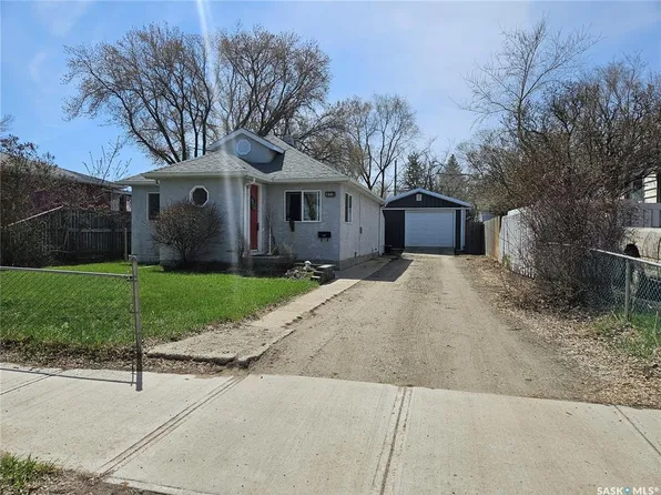 219 Lillooet STREET W, Moose Jaw, SK S6H 4Z1