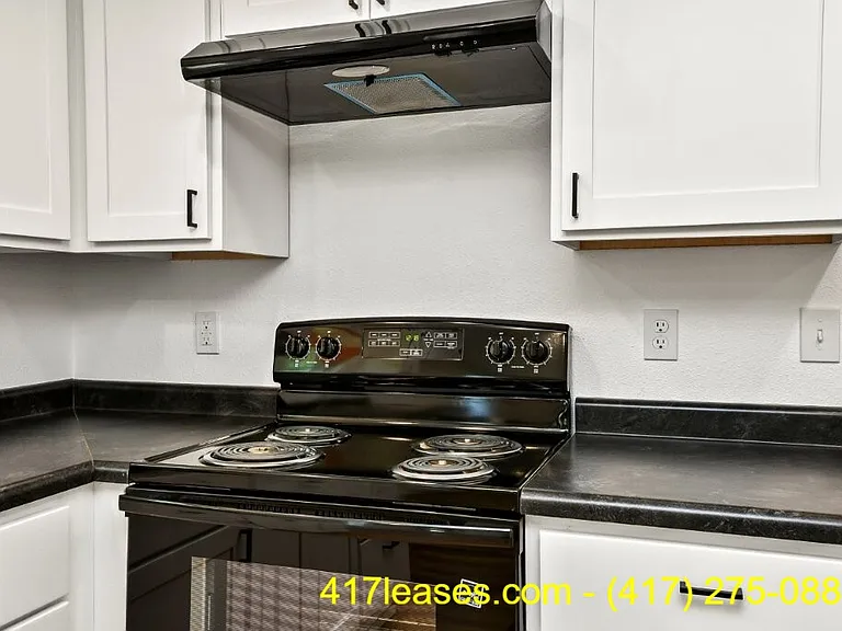 2518 N Weller Ave — Photo 15