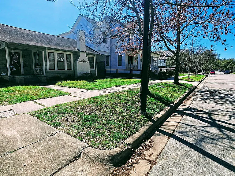 1026 Euclid St #2 — Photo 3