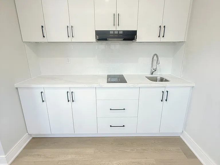 248 Fairglen Ave — Photo 7