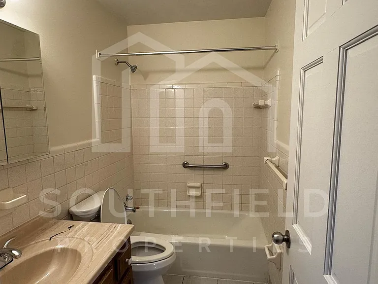 3735 Lovell Ave #3 — Photo 3