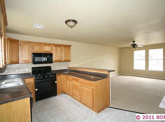3rd image of 1018 W 9th St S