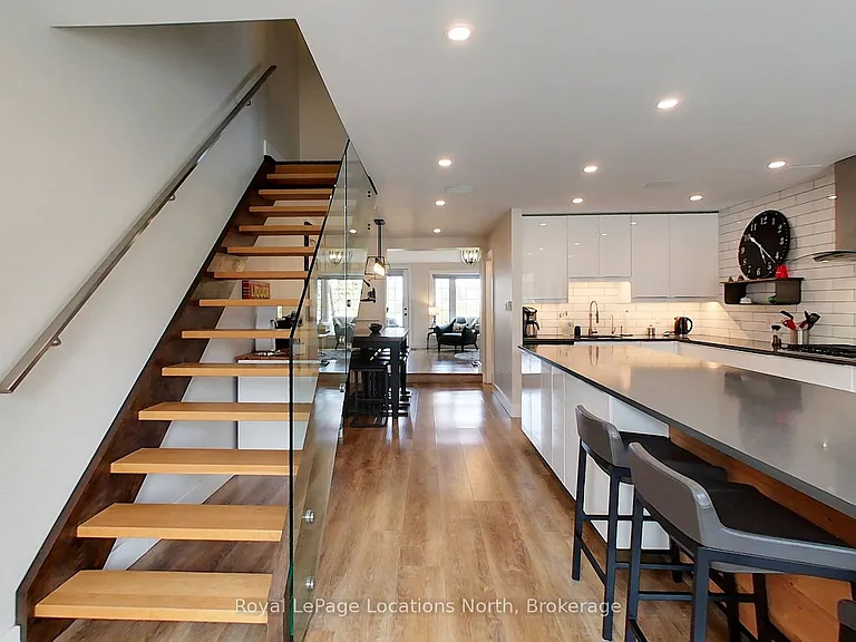 139 Lakeshore Rd E #6 — Photo 12