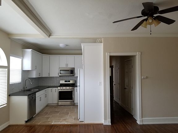 2nd image of 821 S Kenmore Ave