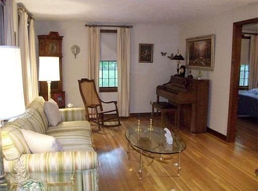 2nd image of 115 Woodland Dr