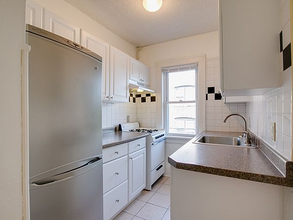 5th image of 1821 1st Ave S Unit 206