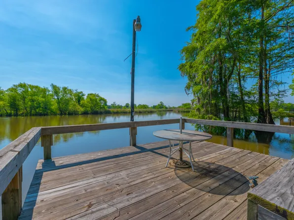 141 Stoudenmire Dr, Cameron, SC 29030