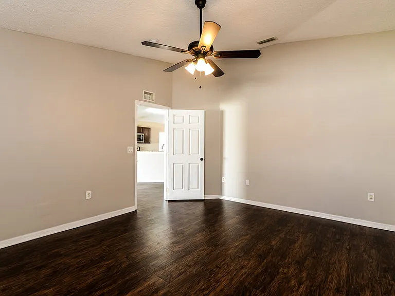 103 Aurelia Ct — Photo 10