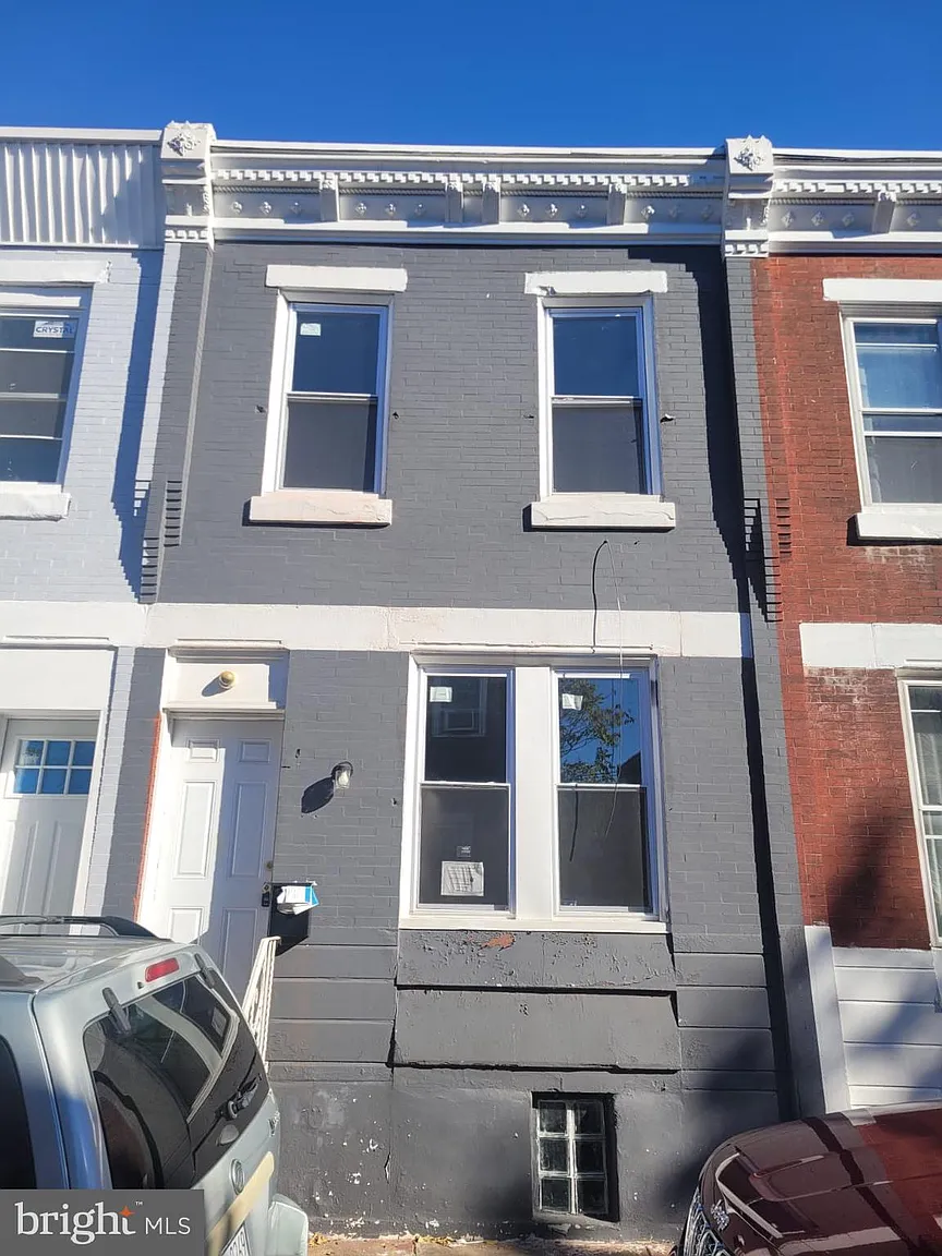 2417 N Gratz St photo 1