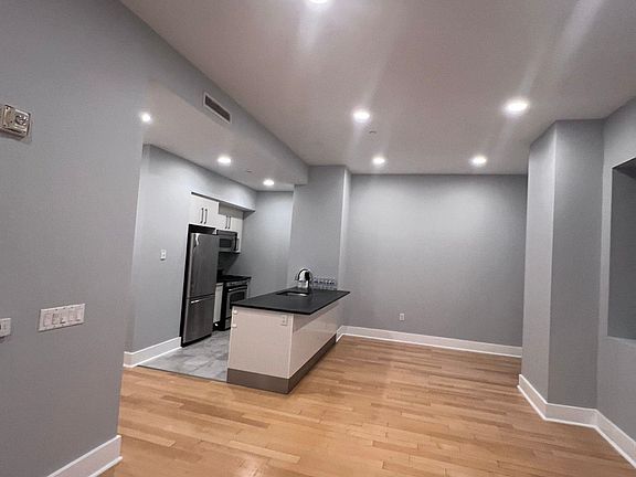 2nd image of 4 Beacon Way APT 406