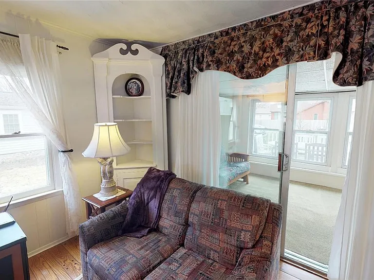 20 Boughton Ave — Photo 12