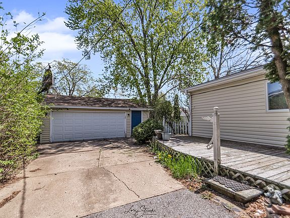 3rd image of 16725 93rd Ave