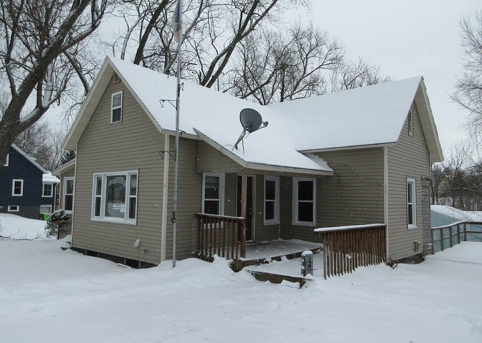 1st image of 110 E 9th Street