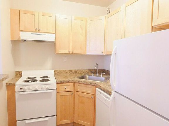5th image of 245 E 84th St APT 3F