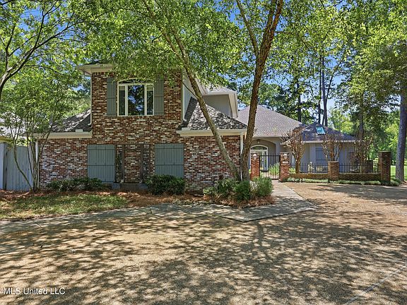 3rd image of 138 Pine Ridge Cir