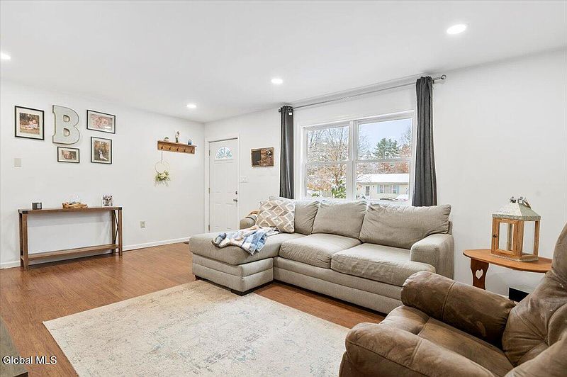 4th image of 37 Zenas Drive