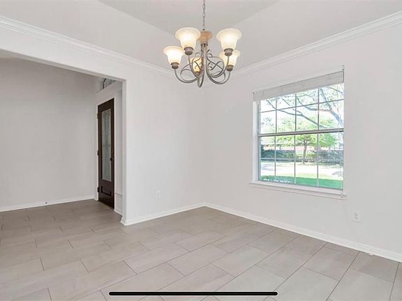 5th image of 20911 Sagelaurel Ln