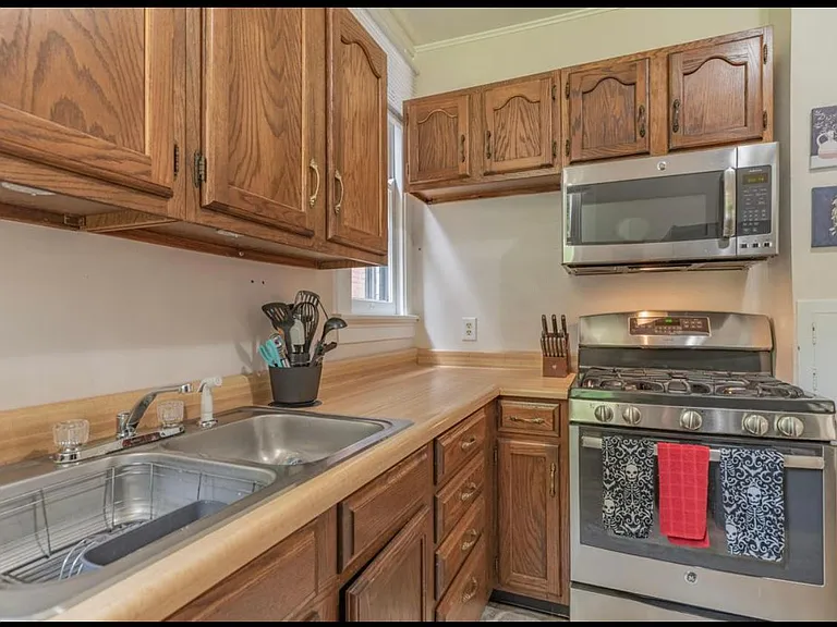 1839 Jefferson Ave — Photo 13