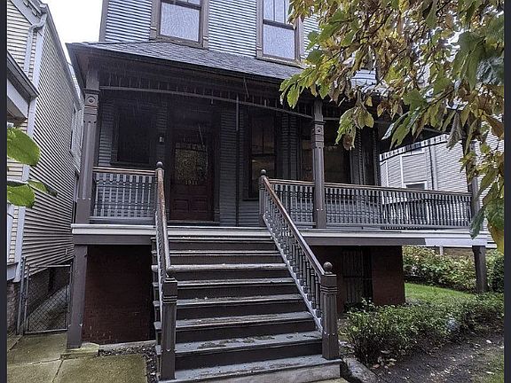 2nd image of 1911 W Berteau Ave #3