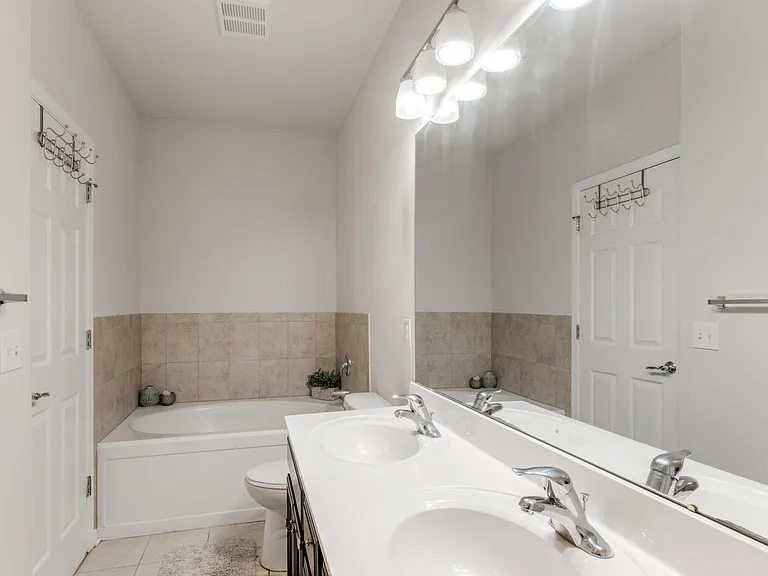 22 Veterans Dr — Photo 31