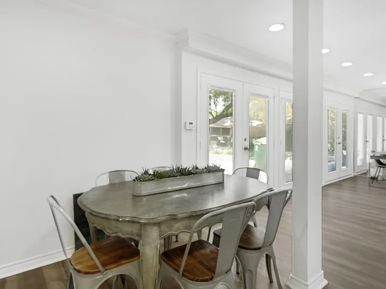 Breakfast room