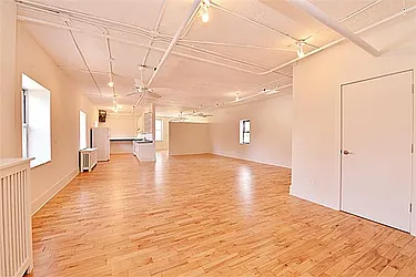 Rented by R New York