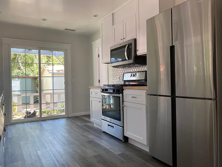 307 W Matilija St — Photo 12