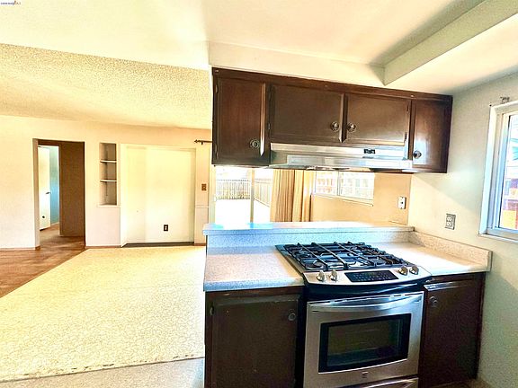 4th image of 4269 Ribera St