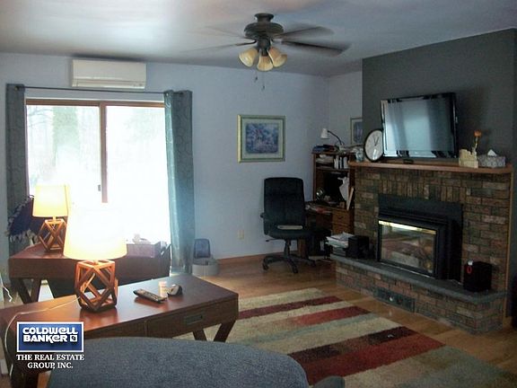 Spacious Living Room w/Gas FP