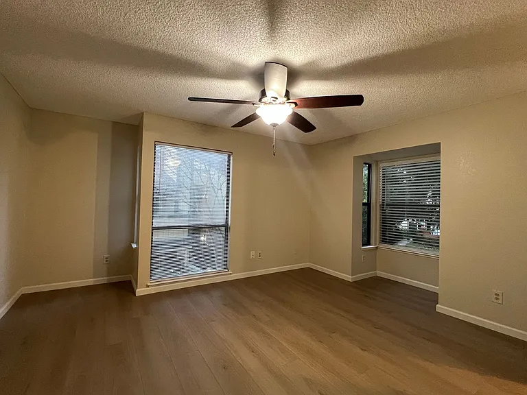 600 Del Verde Cir #2 — Photo 14