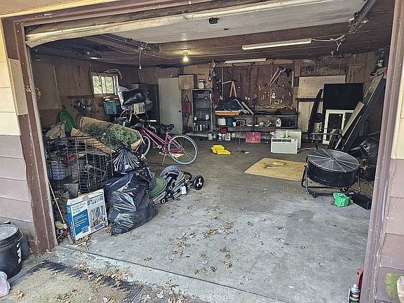 3rd image of 2208 Maybelle St
