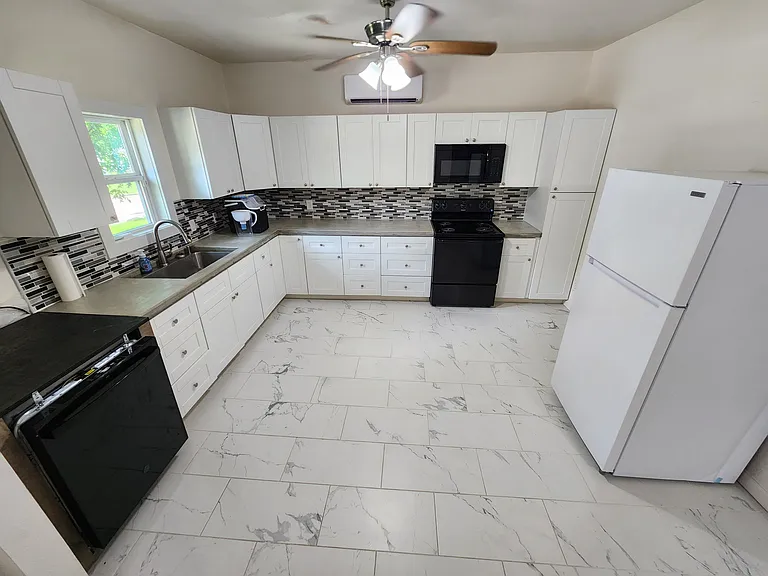 1114 S Stockton St — Photo 4