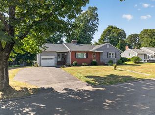 88 Mifflin Dr, North Andover, MA 01845