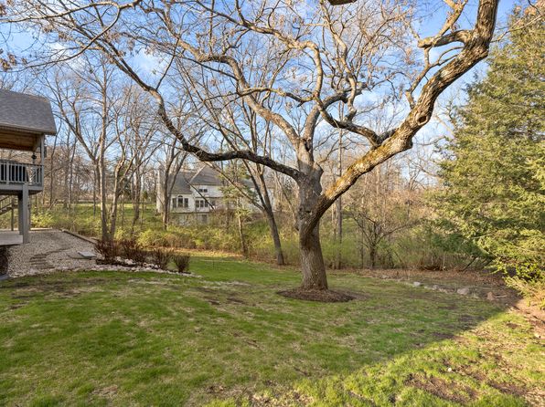 6210 Chickaloon Dr, McHenry, IL 60050