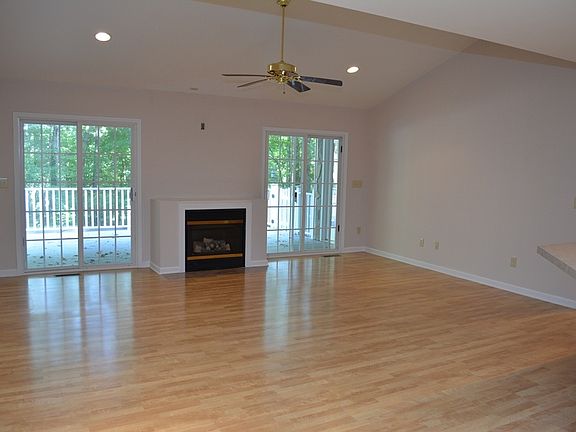 4th image of 1718 Sherwood Ct