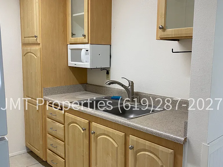 2644 Fairmount Ave #9 — Photo 4