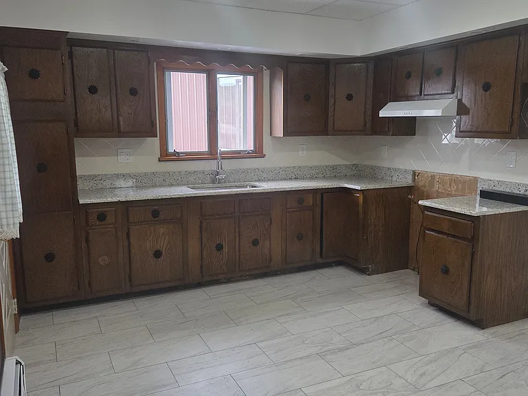 318 Chestnut St — Photo 2
