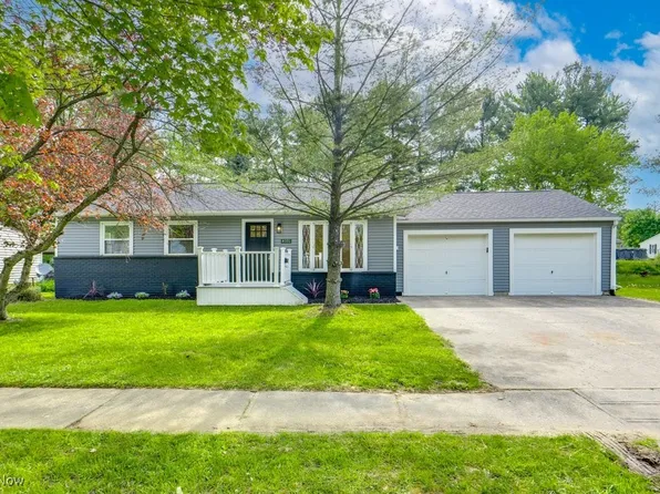 4091 Burton Dr, Stow, OH 44224