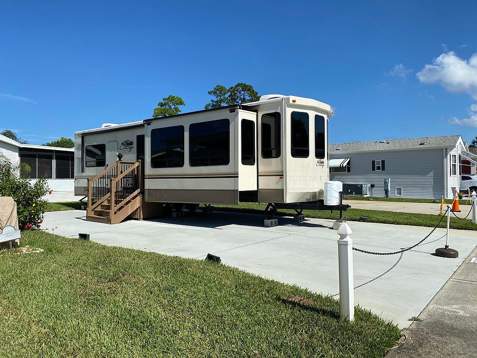 2nd image of 2950 Frontier Dr #78