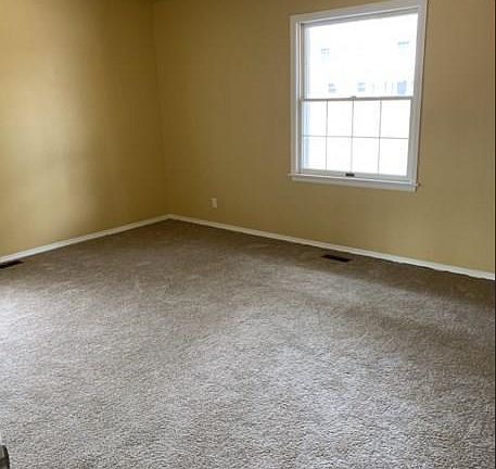 4th image of 10 Rockbridge Ln