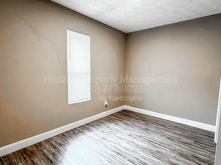 233 Goshen Ln — Photo 15