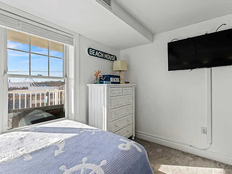 1 E Grand Ave #208 — Photo 11