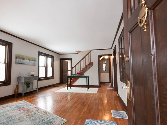 5th image of 4045 Luxford Ave NW