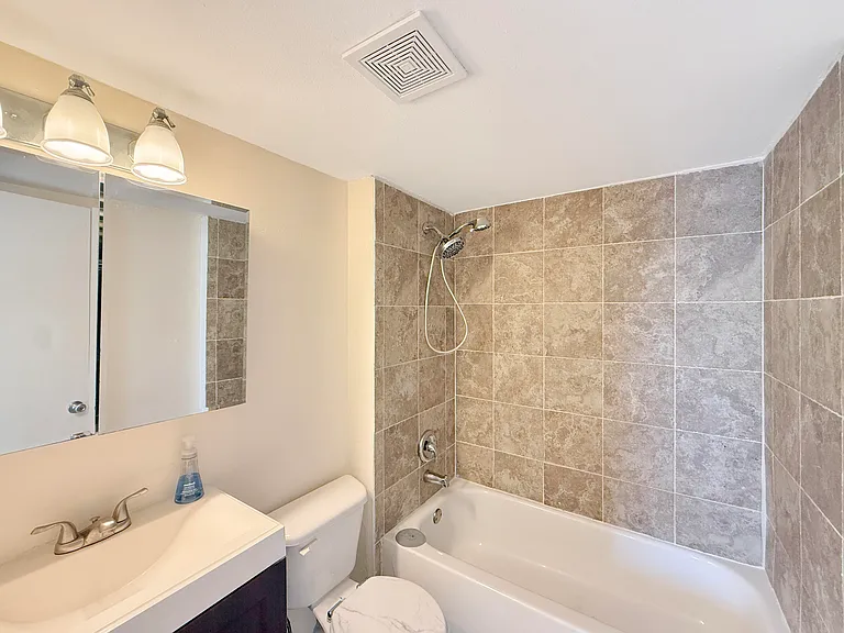 113 Royal Park Dr #2C — Photo 15