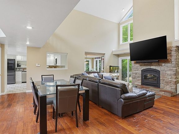 4th image of 176 Cashman Hill Rd
